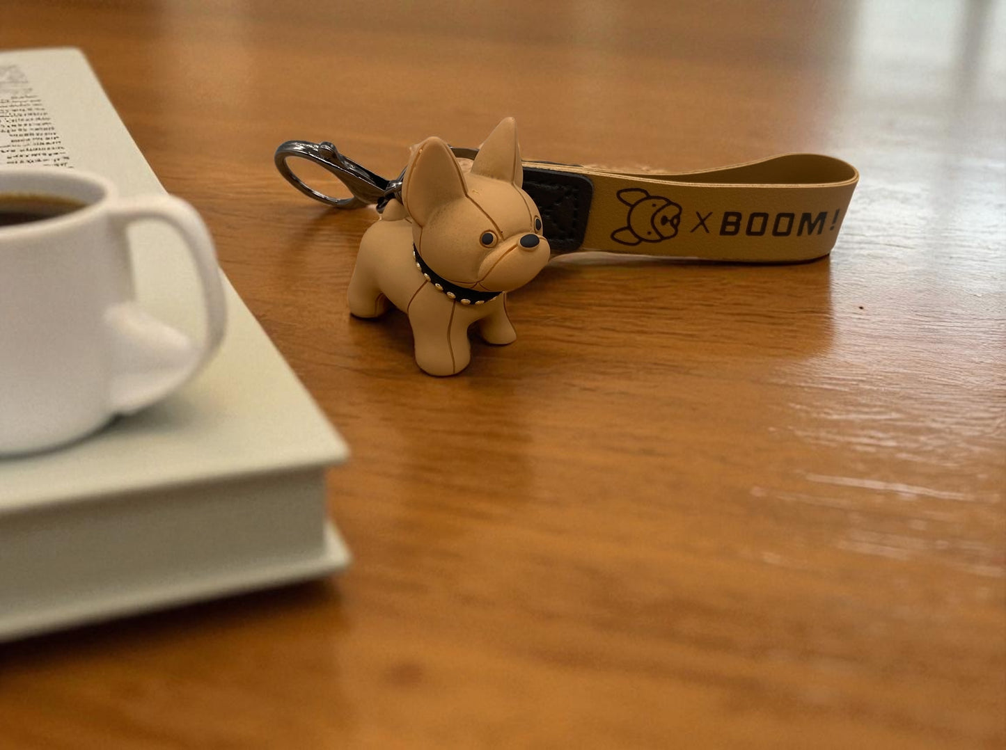 Schlüsselanhänger Französische Bulldogge Silikon Braun mit Lederoptik-Band und Karabiner von fks-design