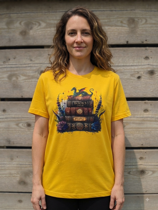 Unisex T-Shirt Bücher Drache gelb – Books Over People Frontansicht für Buchliebhaber von fks-design
