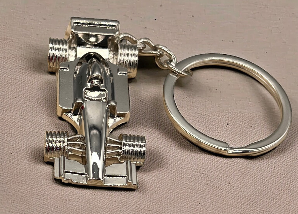 Metall Schlüsselanhänger Rennwagen Detailansicht Metallguss und Schlüsselring von fks-design
