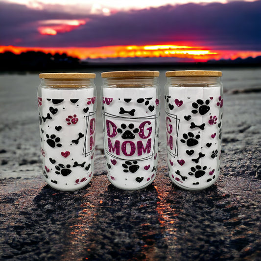 Trinkglas Dog Mom 550ml mit Bambusdeckel und Trinkhalm UV-DTF Motiv von fks-design
