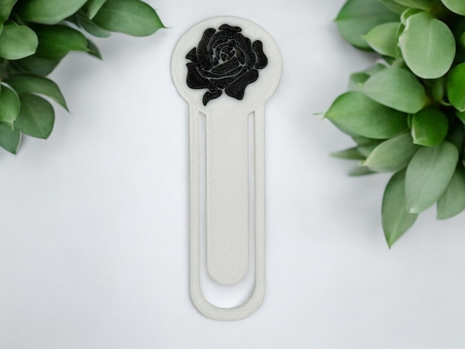 3D Druck Lesezeichen Rose – Farbe Weiß/Schwarz, filigrane Rosenblüte von fks-design
