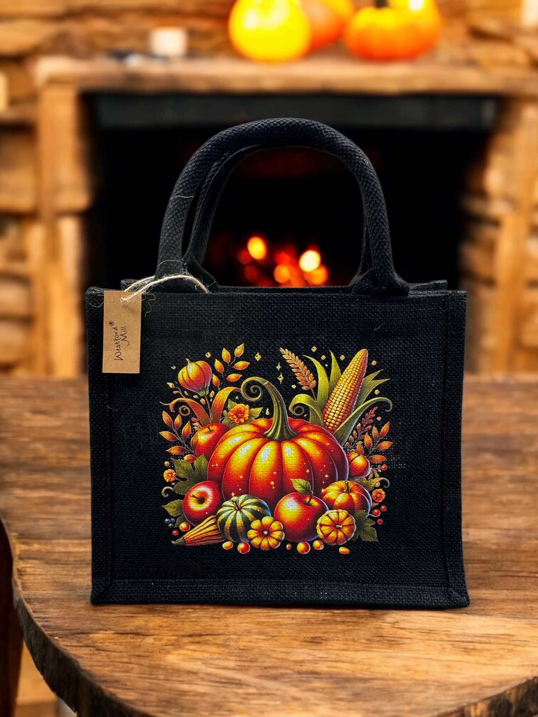 Westford Mill Mini Jute Tasche Kürbis Idylle mit DTF-Druck 100% Jute 26x22 cm – Herbsttasche von fks-design
