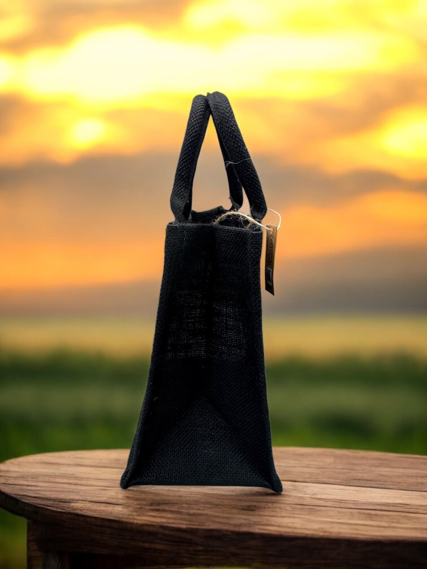 Westford Mill Mini Jute Tasche  – Detailansicht DTF-Druck Motiv und Baumwoll-Tragegriffe von fks-design
