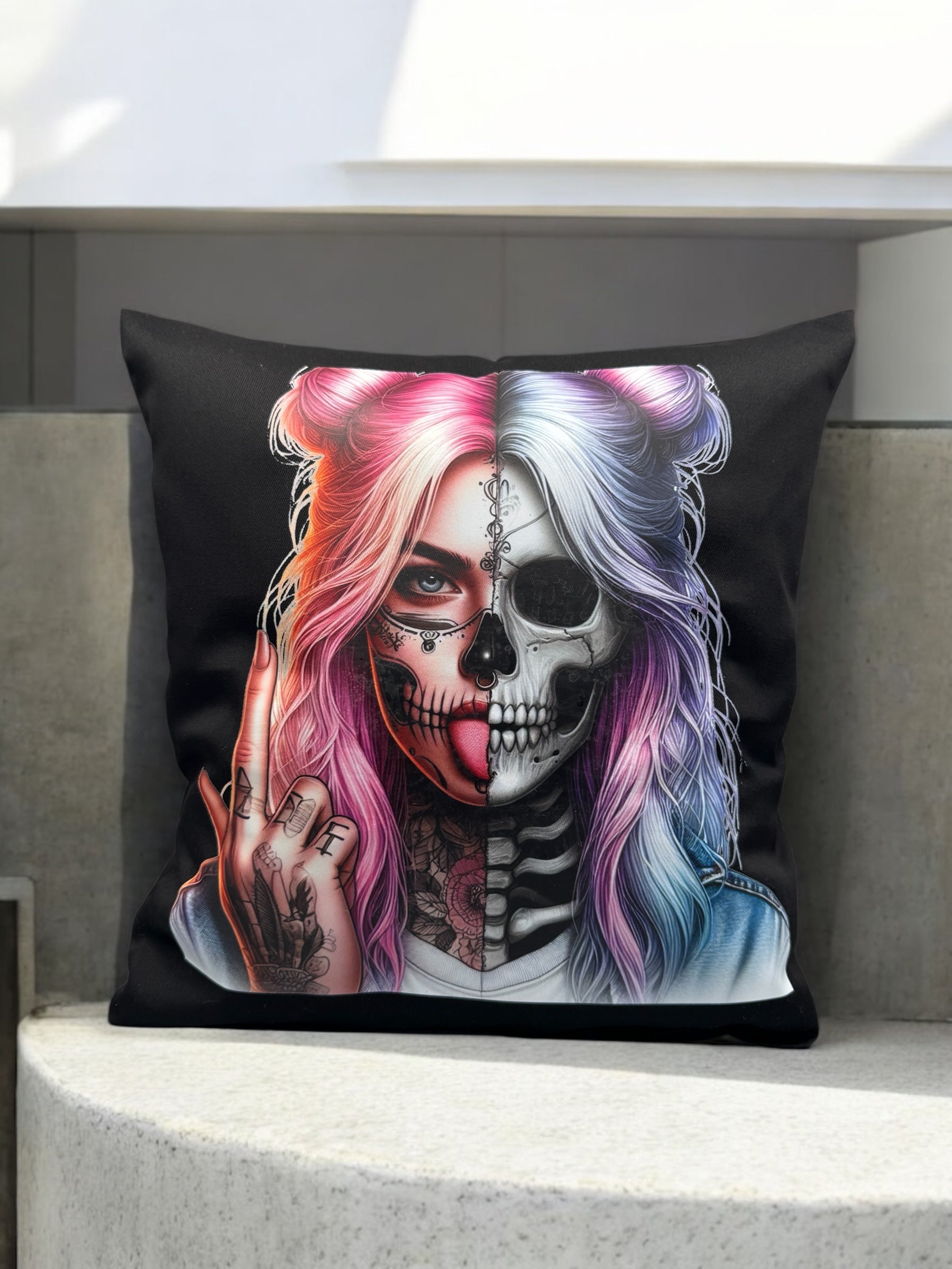 Kissenhülle Halbe Skelettfrau 3 40x40 cm von fks-design - DTF Druck mystische Gothic-Deko

