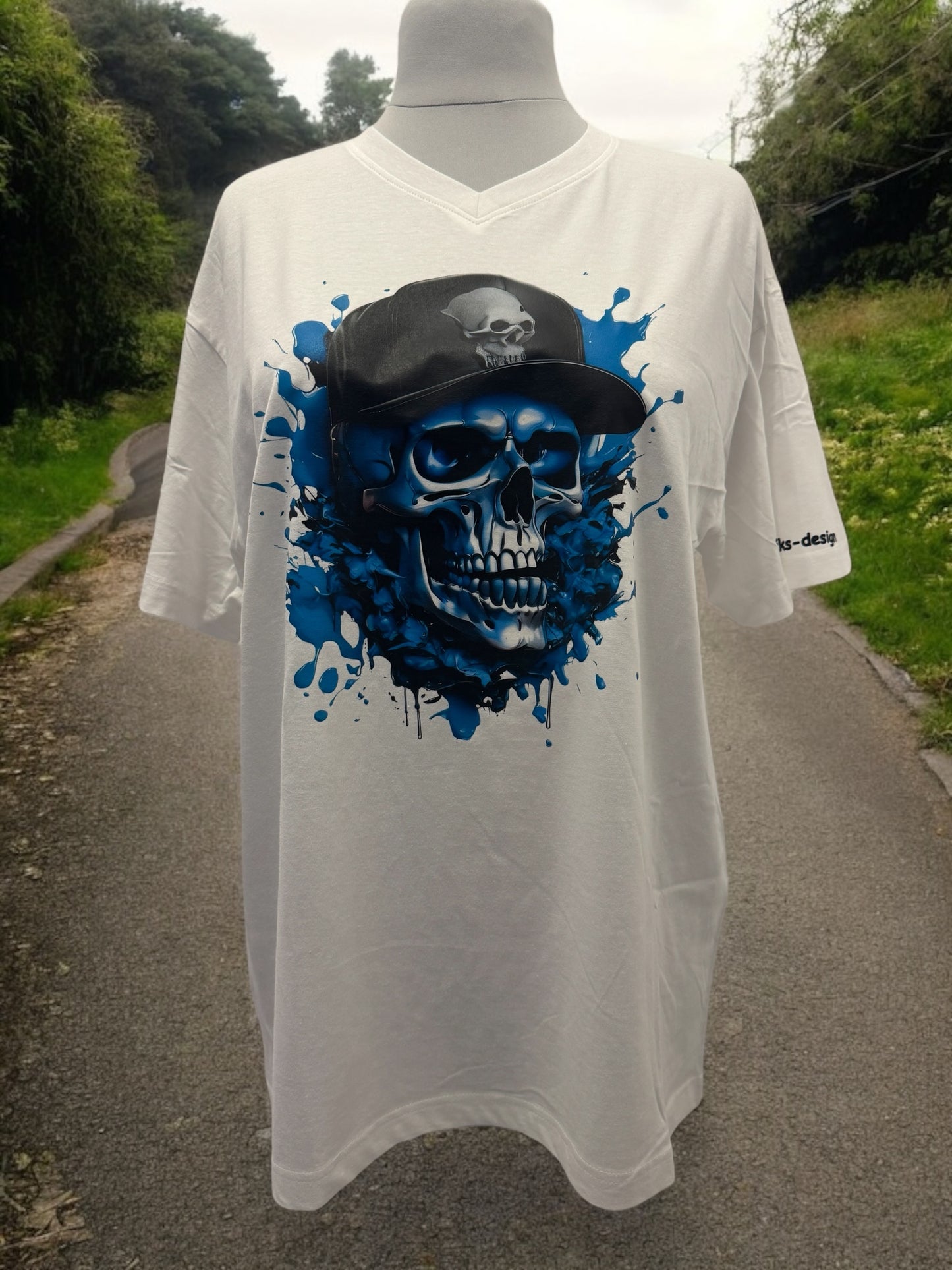 Unisex T-Shirt Skull mit Kappe Gothic Totenkopf Motiv-Shirt Vorderseite von fks-design
