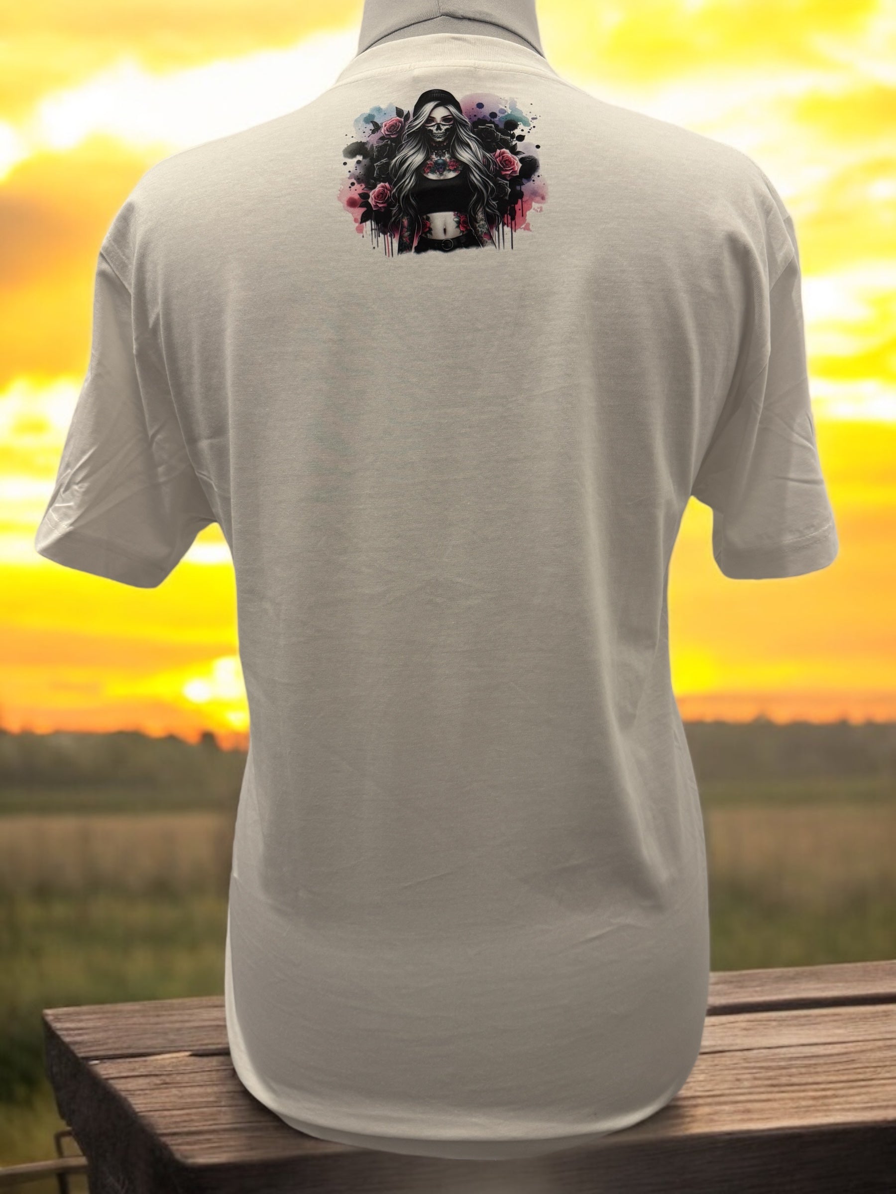 Unisex T-Shirt Tattoo Girl mit Maske cooles Gothic Motiv-Shirt Rückseite von fks-design
