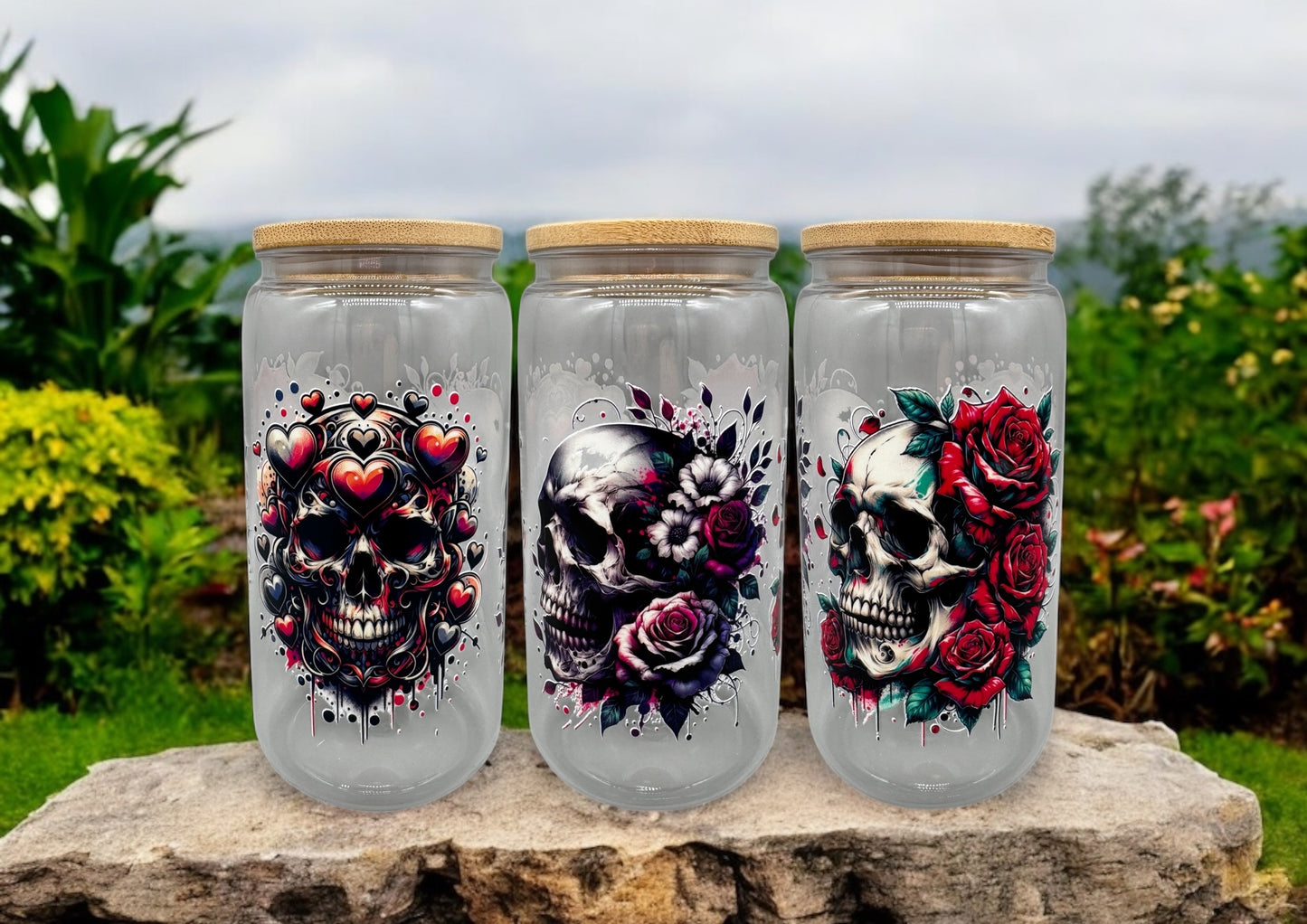 Trinkbecher Heart Flower Skulls mit Bambusdeckel und Trinkhalm UV-DTF Motiv 550ml von fks-design
