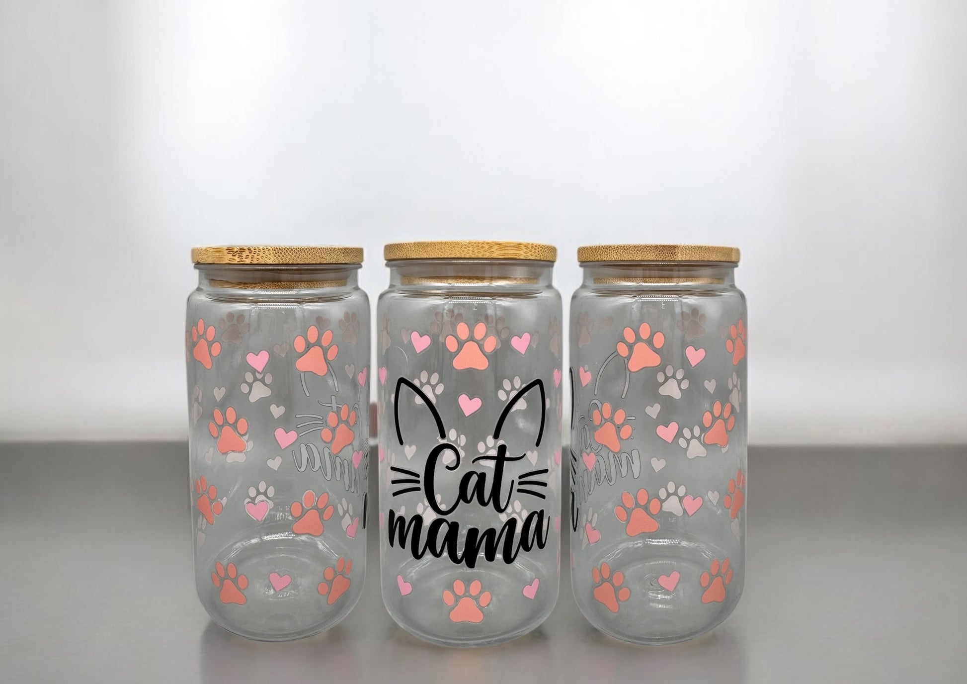 Trinkbecher Cat Mama mit Bambusdeckel und Trinkhalm UV-DTF Motiv 550ml von fks-design
