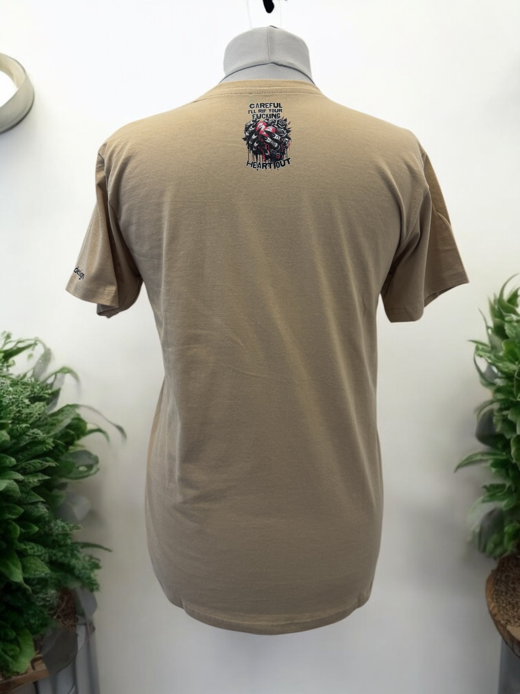 Unisex T-Shirt Heart Out romantisches Herz Motiv-Shirt Rückseite von fks-design

