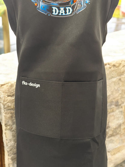 Unisex Grillschürze Grillmaster Dad schwarz mit DTF-Druck Detailansicht von fks-design
