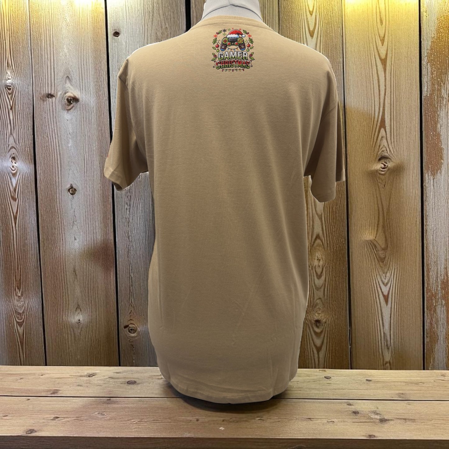 Unisex Shirt Gamer Christmas Gr. XL sand mit DTF-Druck Rückansicht von fks-design
