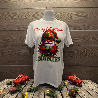 Unisex Shirt Merry Christmas Gnomies Gr. XL weiß mit DTF-Druck Vorderansicht von fks-design
