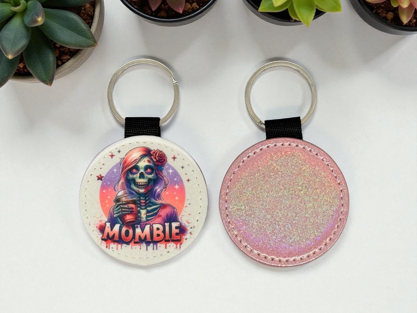 Schlüsselanhänger Mombie Textil sublimiert glänzende Rückseite witziges Mama Geschenk von fks-design
