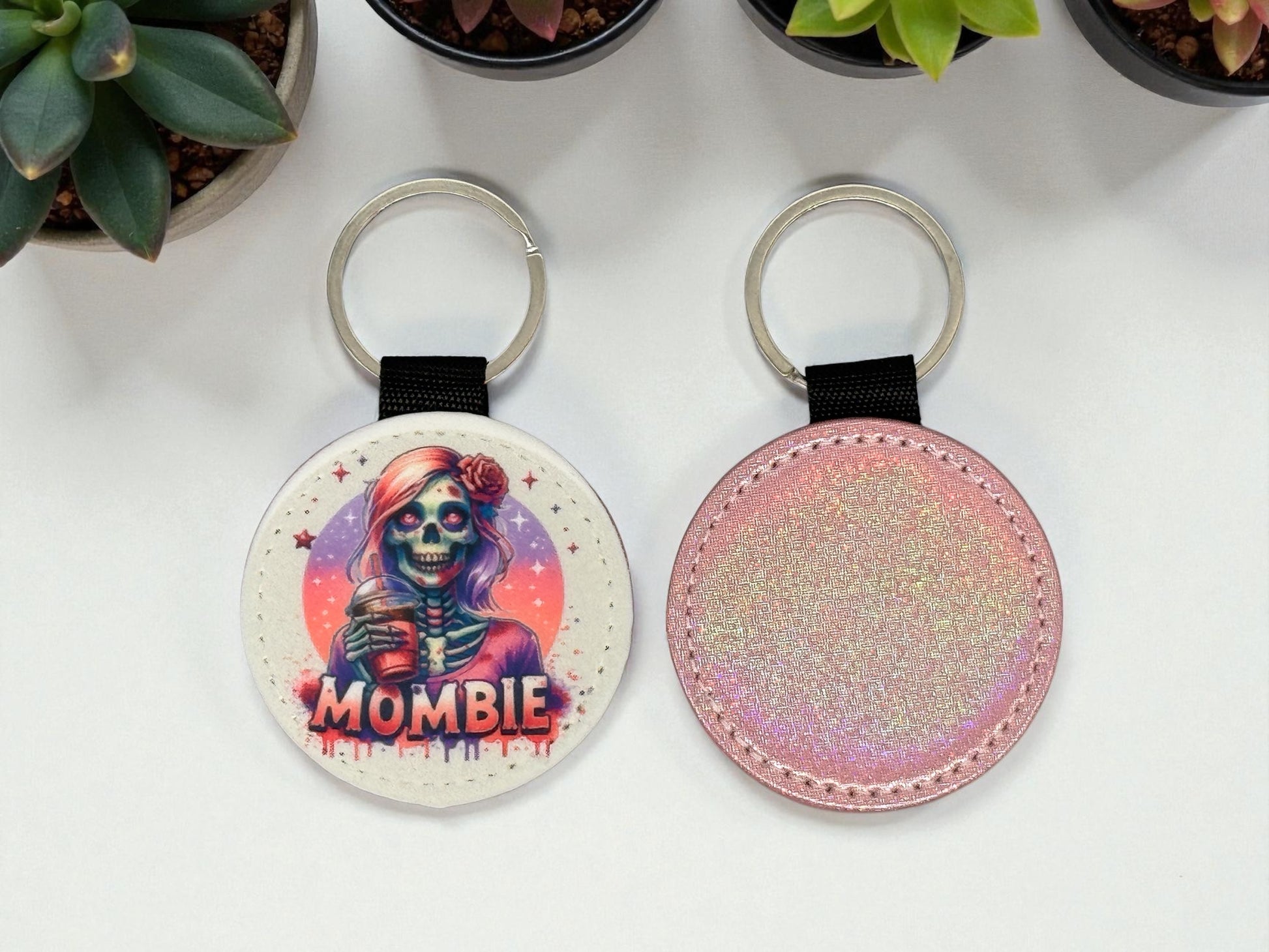 Schlüsselanhänger Mombie Textil sublimiert glänzende Rückseite witziges Mama Geschenk von fks-design
