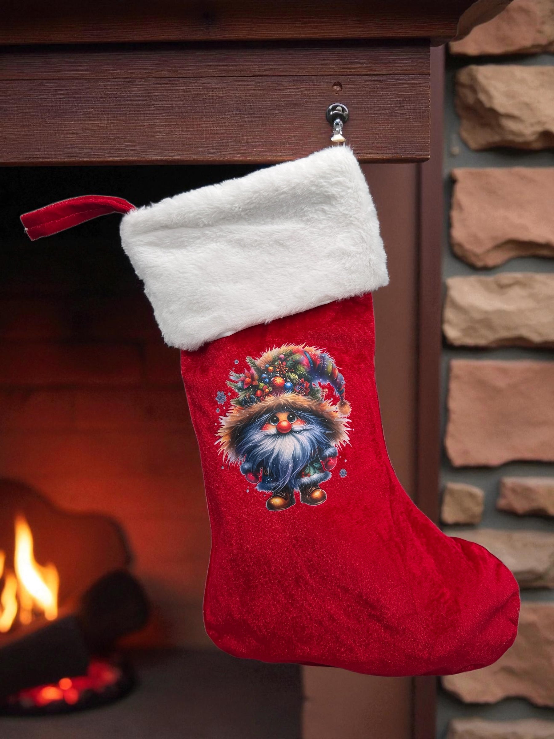 Großer Weihnachtsstrumpf Weihnachts Gnom rote Samtoptik mit DTF-Druck Frontansicht von fks-design
