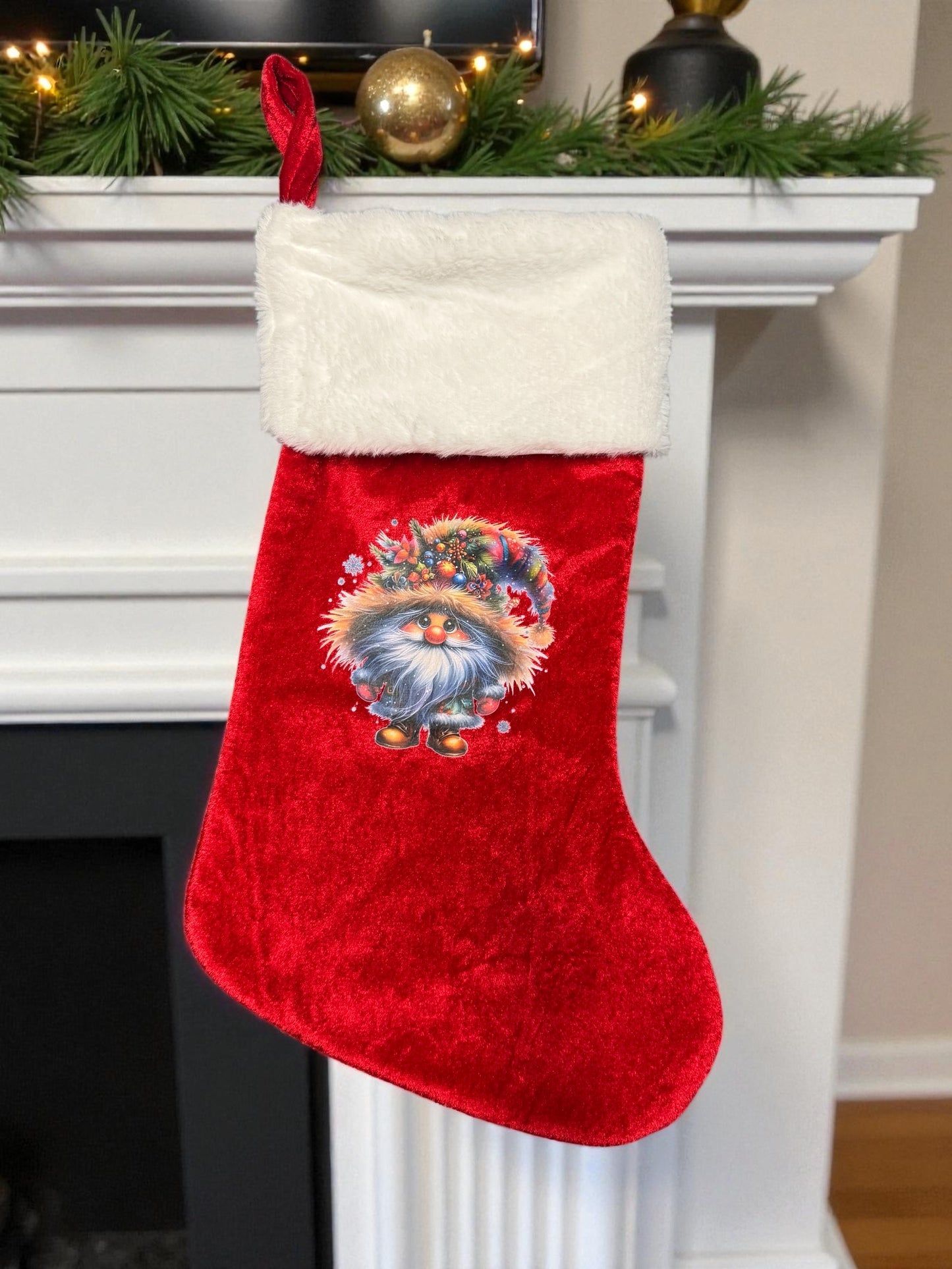 Großer Weihnachtsstrumpf Weihnachts Gnom rote Samtoptik mit DTF-Druck Vorderansicht von fks-design
