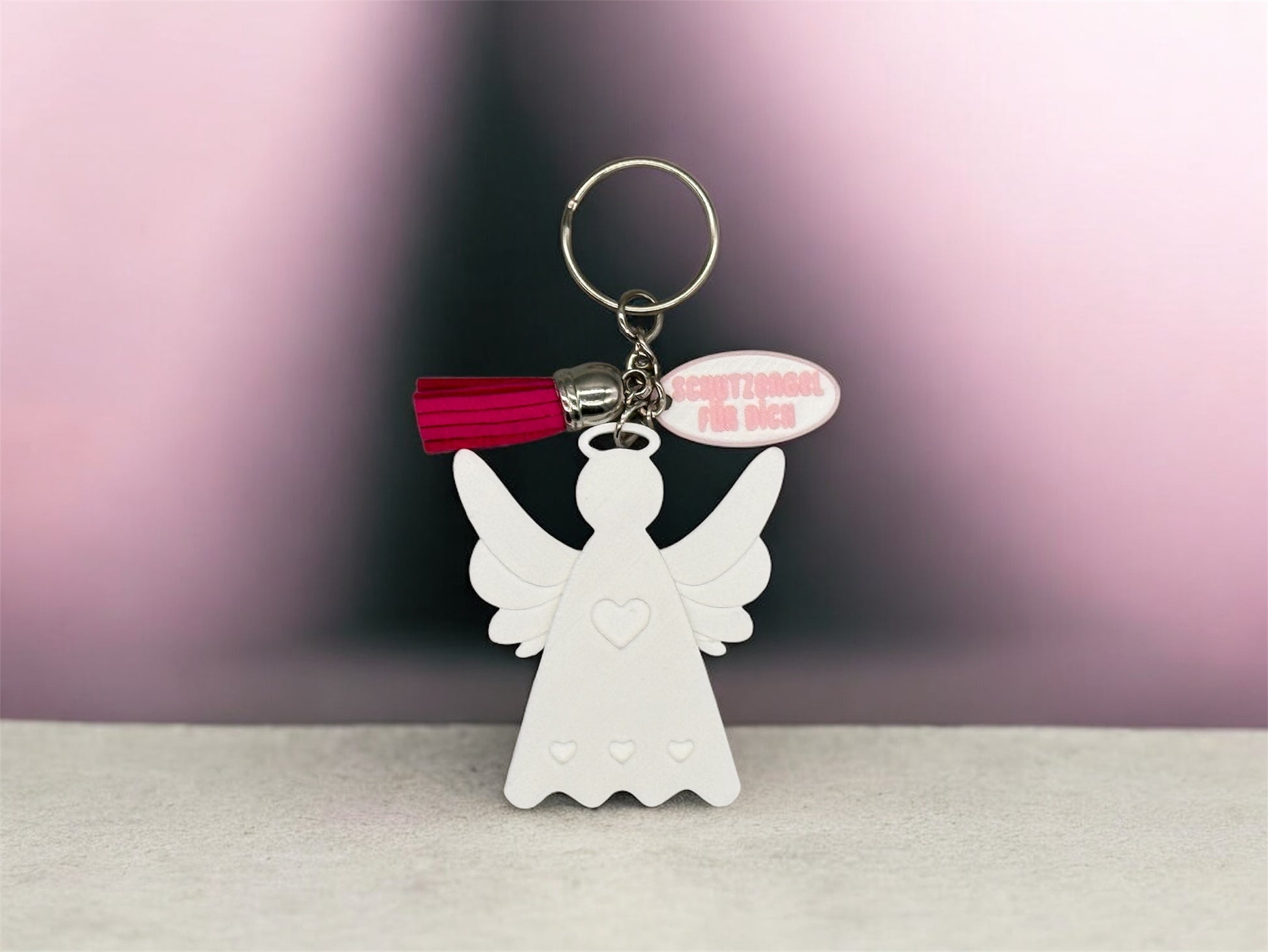3D Druck Schlüsselanhänger Schutzengel weiß PLA mit Herz und Quaste von fks-design

