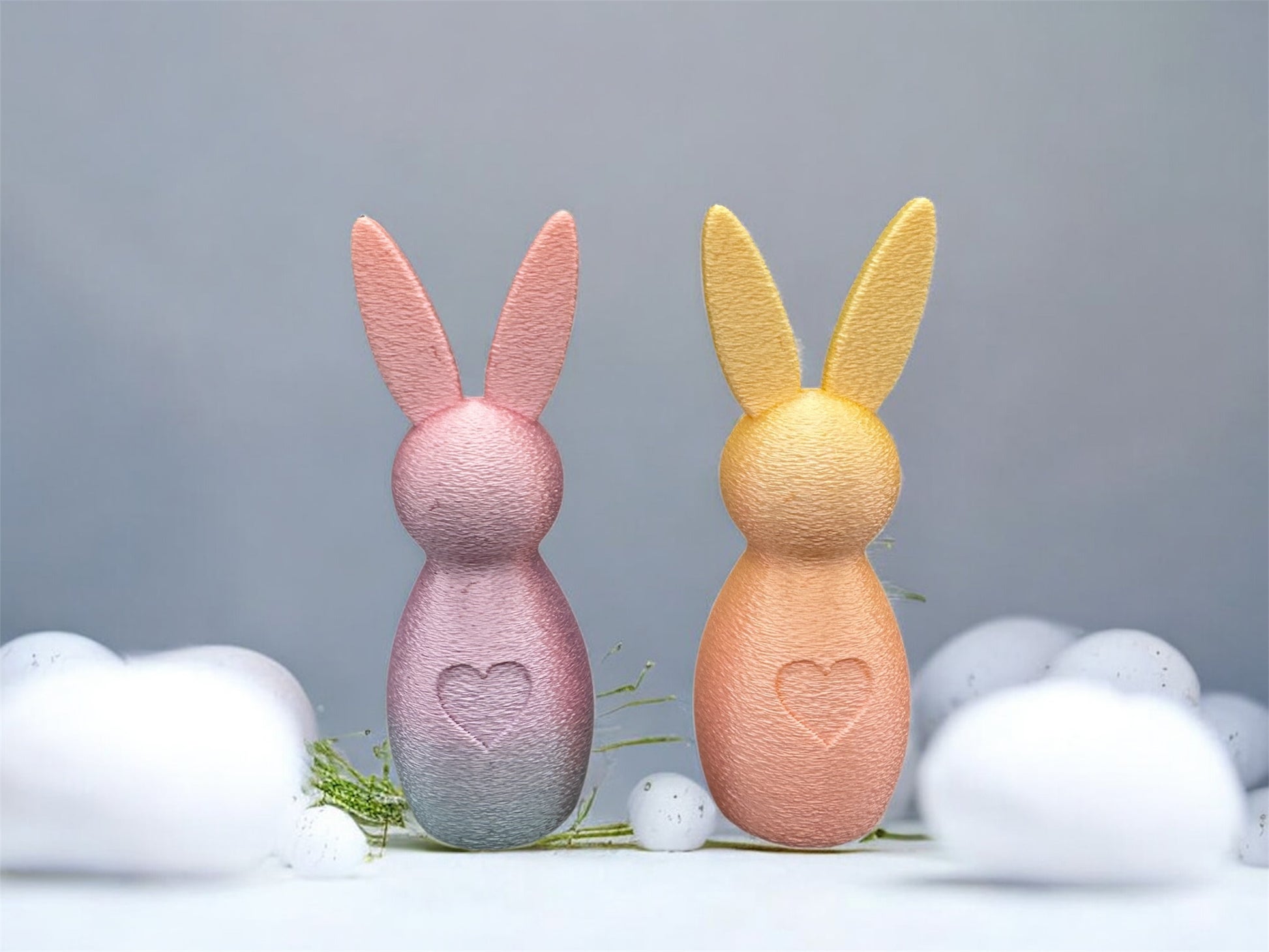 3D Druck Dekoration Hase mit Herz im Fuzzy Look – minimalistische Hasenform mit Herz-Detail von fks-design
