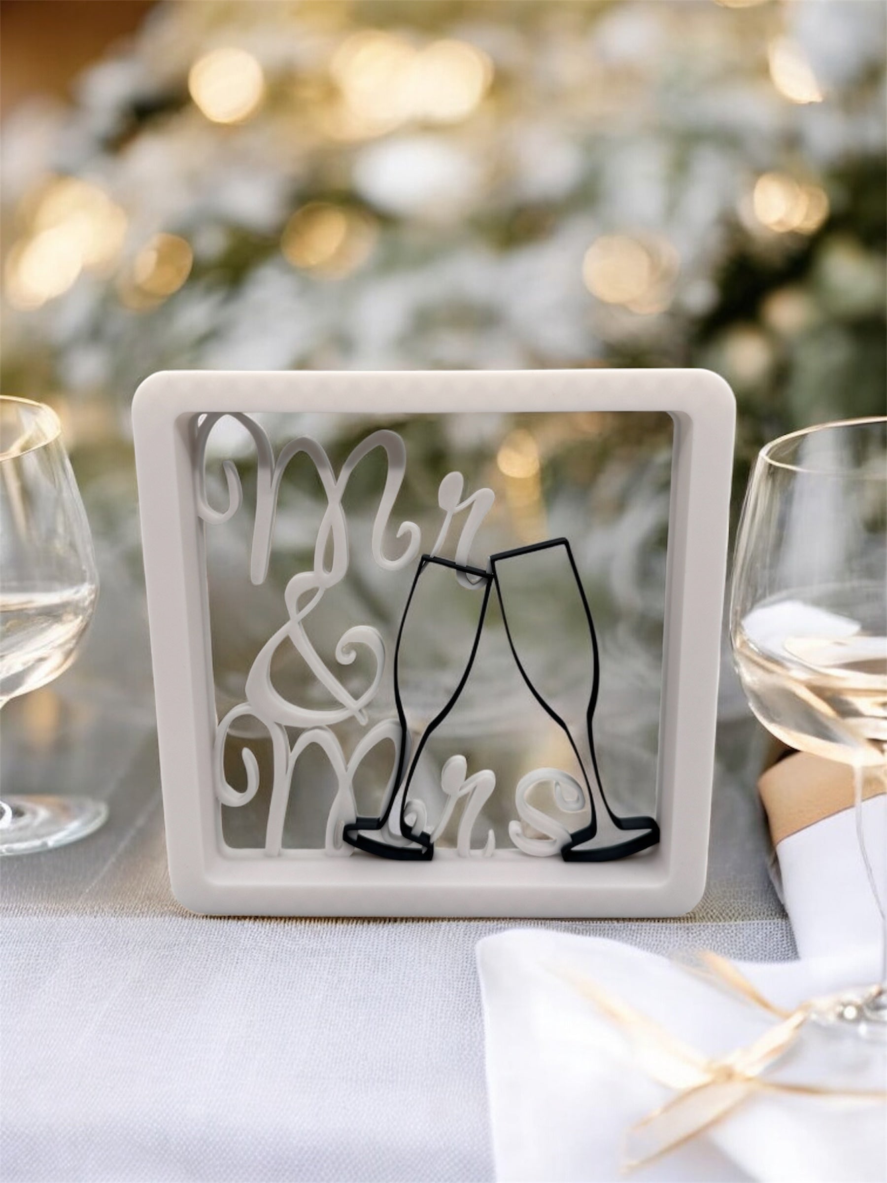 3D-Druck Mr & Mrs Rahmen von fks-design - Hochzeit Deko Aufsteller Geschenk
