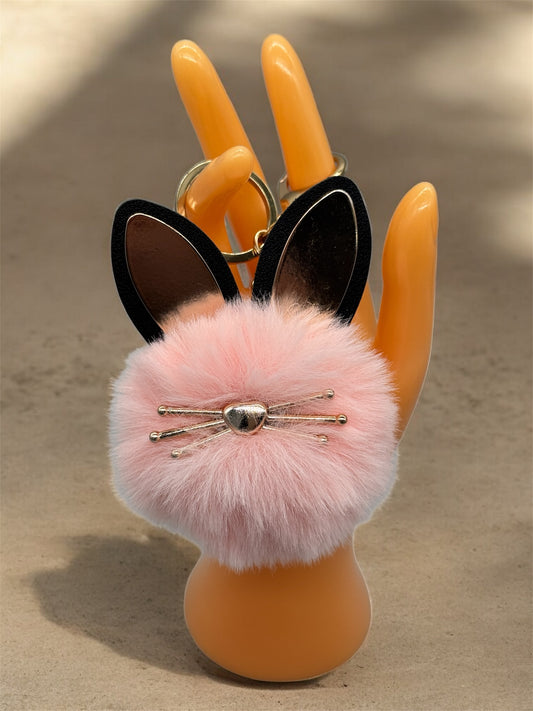 Schlüsselanhänger Pompom Hase flauschig rosa mit Gold-Akzenten von fks-design

