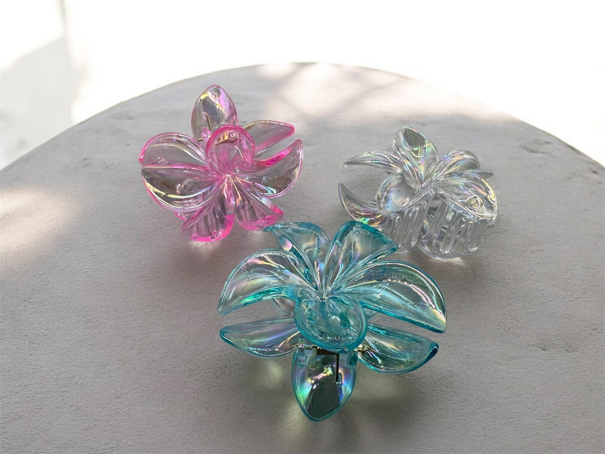 Blüten-Haarklammer Crystal Bloom – florales Design, transparenter Kunststoff von fks-design
