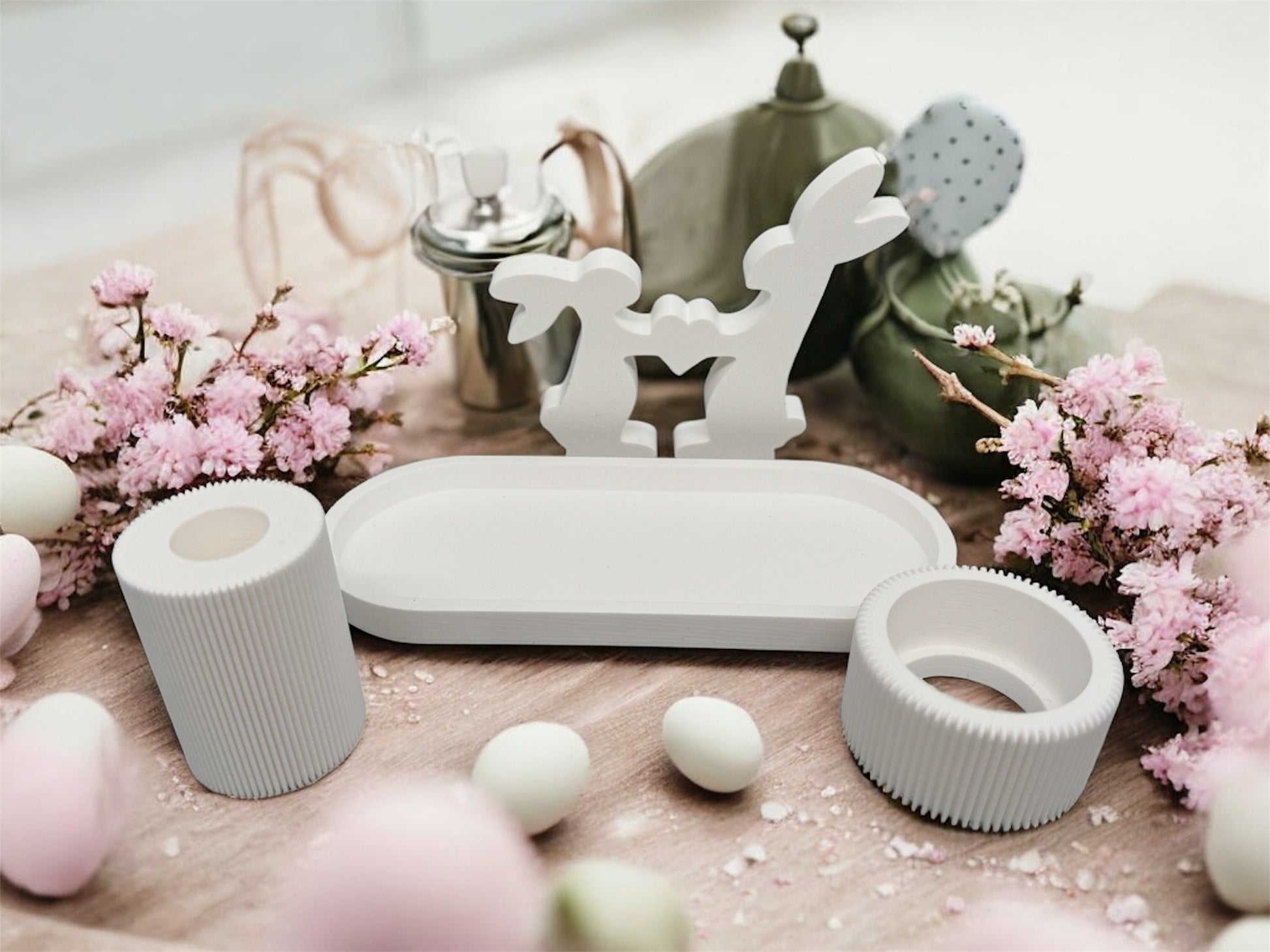 3D Druck Deko-Set Hasenliebe – Detailansicht Hasenpaar mit Herz und gerillter Teelichthalter von fks-design
