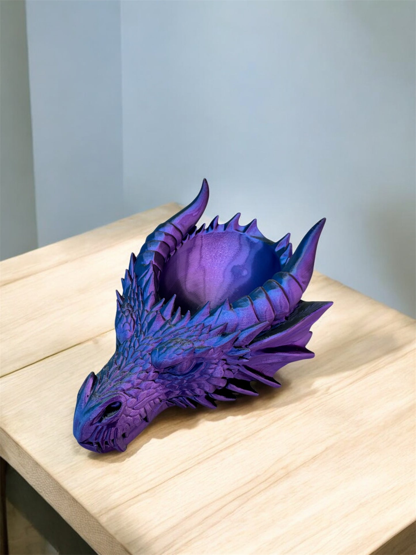 3D-Druck Drachenkopf Ablage von fks-design - detaillierte Fantasy Deko mit Ablagefläche
