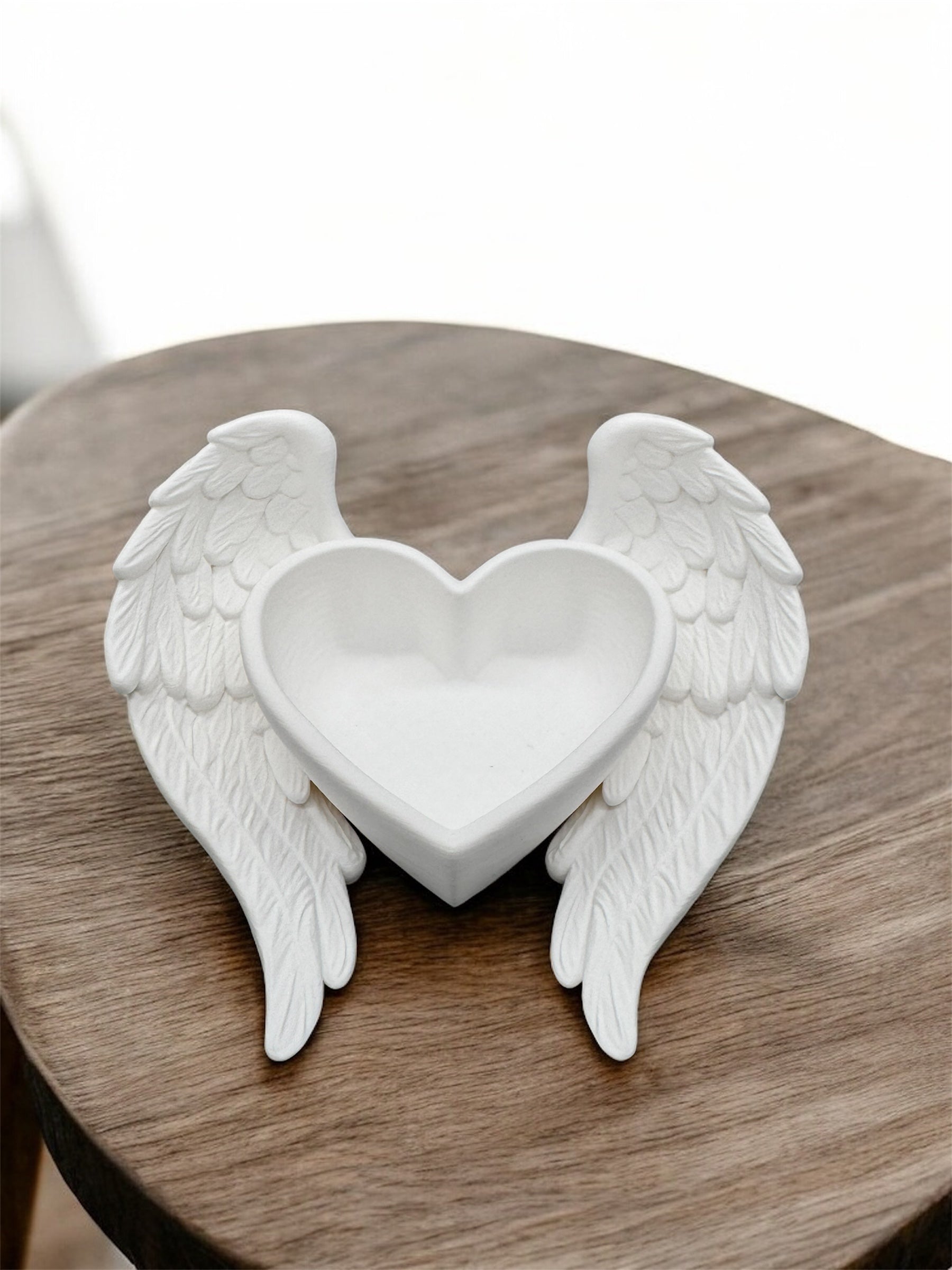 Herzschale mit Engelsflügeln 3D-Druck Ablage Weiß von fks-design - elegante Deko mit Flügeln
