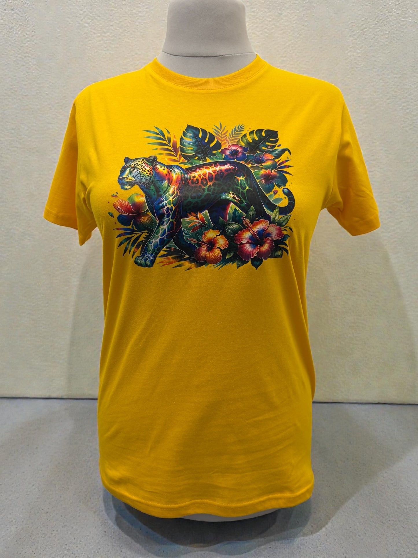 Unisex T-Shirt Blumen Jaguar Natur Motiv-Shirt Vorderseite von fks-design
