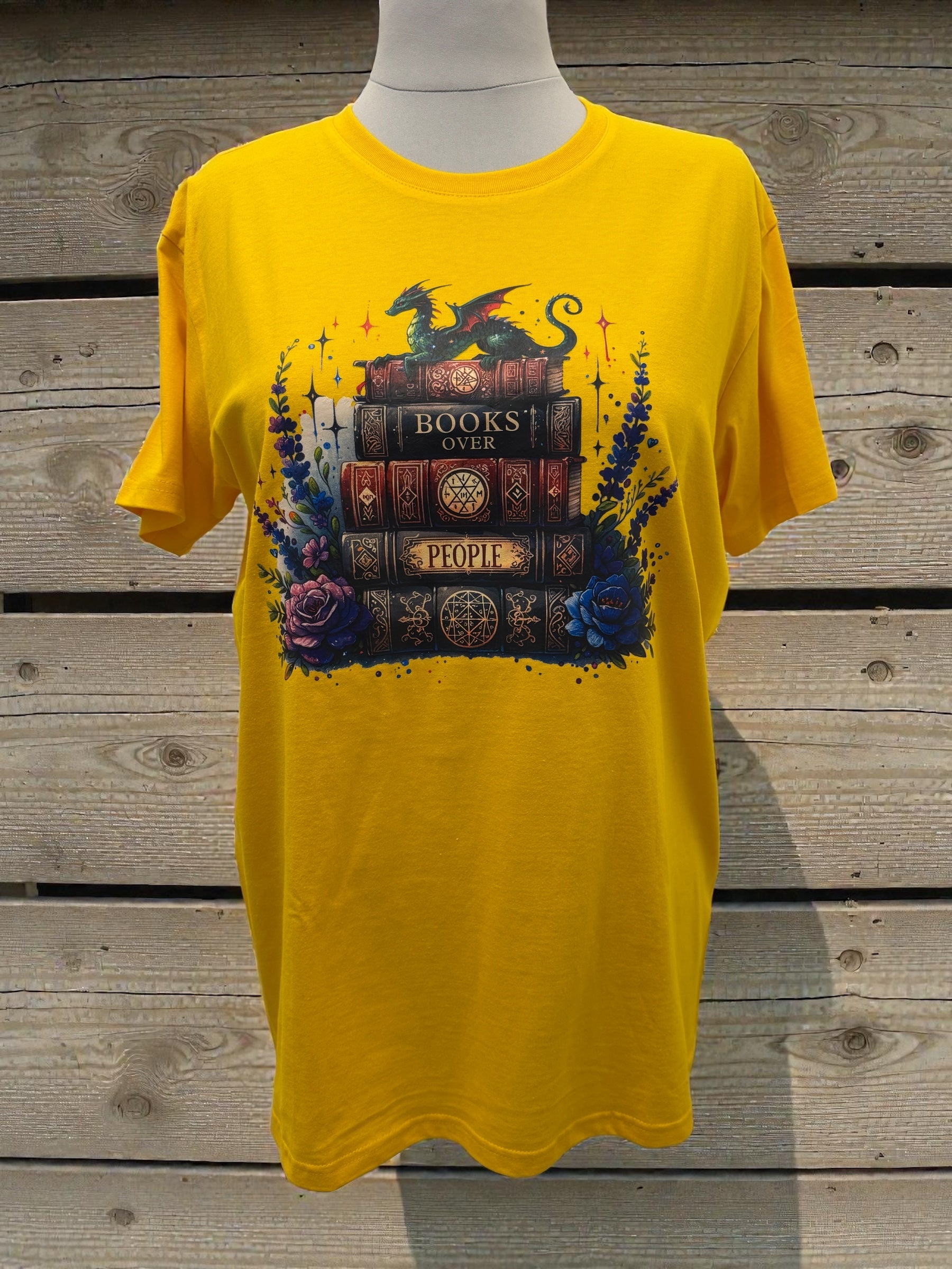 Unisex T-Shirt Bücher Drache Fantasy Shirt Vorderseite von fks-design

