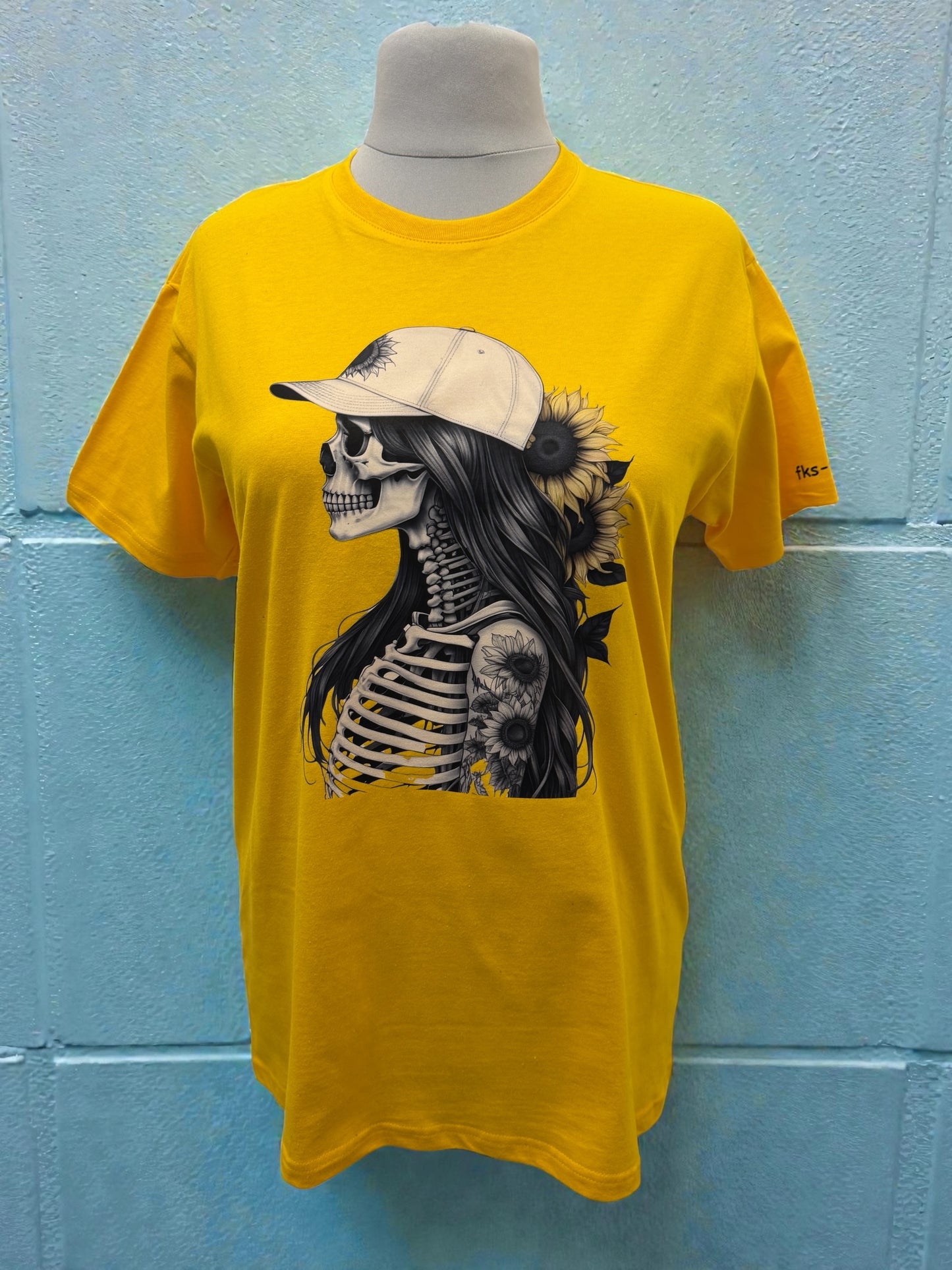 Unisex T-Shirt Skelett Frau Gothic Shirt Vorderseite von fks-design
