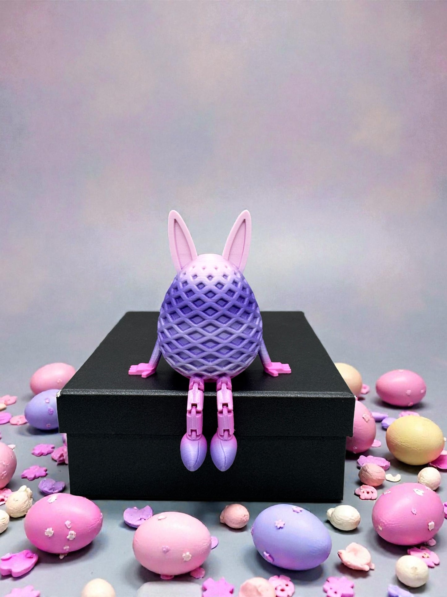 3D Druck Flexi Osterei mit Hasenohren und beweglichen Beinen kleine Raute in Lila Pink – Kantenhocker von fks-design
