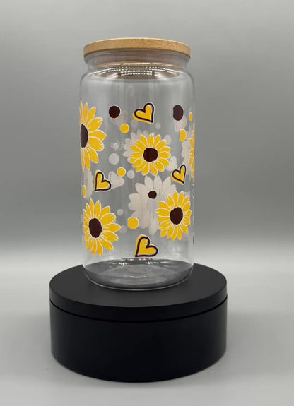 Trinkbecher „Blumen mit Herz“ mit Bambusdeckel & Trinkhalm – 550 ml, UV-DTF Motiv