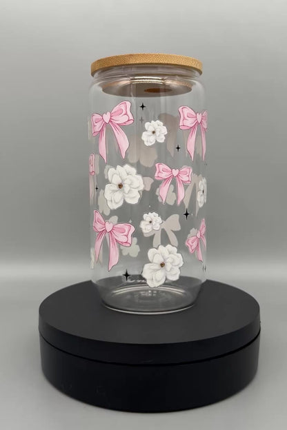 Trinkglas "Blumen und Schleifen" – 550ml mit Bambusdeckel & Trinkhalm UV-DTF