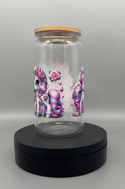 Trinkbecher „Weißes Einhorn 1“ mit Bambusdeckel & Trinkhalm – 550 ml, UV-DTF Motiv