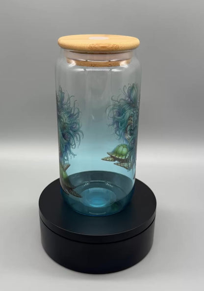 Farbiges Trinkglas "Schildkröte Hildegard" – 500ml mit Bambusdeckel & Trinkhalm UV-DTF