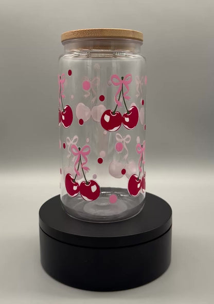 Trinkbecher „Kirschen“ mit Bambusdeckel & Trinkhalm – 550 ml, UV-DTF Motiv