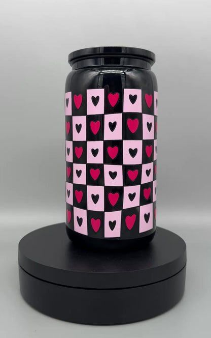 Trinkbecher „Herzen“ mit Deckel & Trinkhalm – 550 ml, UV-DTF Motiv Valentinstag